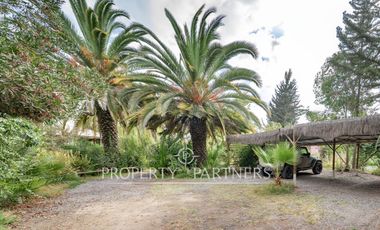 Atractiva y acogedora propiedad en exclusivo condominio
