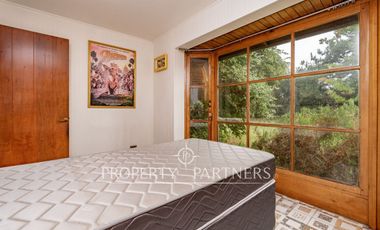 Atractiva y acogedora propiedad en exclusivo condominio