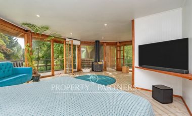 Atractiva y acogedora propiedad en exclusivo condominio