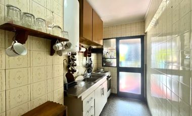 VENTA TRES AMBIENTES CON BALCON CORRIDO AL FRENTE
