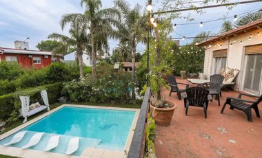 VENTA CASA 2 PLANTAS 7 AMBIENTES EL VENADO CANNING