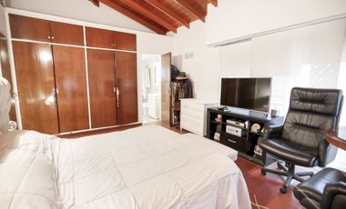 VENTA CASA 2 PLANTAS 7 AMBIENTES EL VENADO CANNING