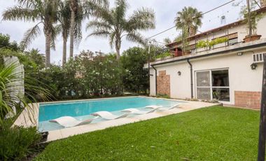 VENTA CASA 2 PLANTAS 7 AMBIENTES EL VENADO CANNING