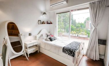 VENTA CASA 2 PLANTAS 7 AMBIENTES EL VENADO CANNING