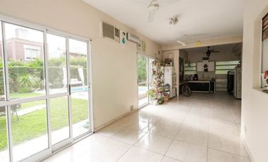 VENTA CASA 2 PLANTAS 7 AMBIENTES EL VENADO CANNING