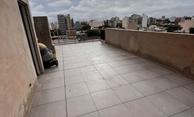 VENTA DPTO. 2 AMBIENTES TIPO DUPLEX C/TERRAZA PROPIA EN MONTE CASTRO