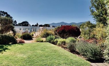 Año corrido a partir del 1 de junio, depto. sin amoblar, con jardín, Marbella.
