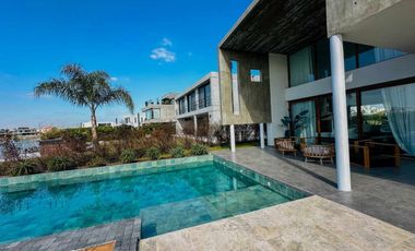 VENTA CASA 6 AMB MUELLE  AL LAGO BARRIO VIRAZON NORDELTA