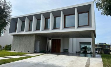 VENTA CASA 6 AMB MUELLE  AL LAGO BARRIO VIRAZON NORDELTA