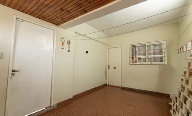 SE VENDE DUPLEX 5 AMB. 4 HAB. GARAGE. OLIVOS GOLF