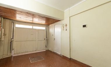 SE VENDE DUPLEX 5 AMB. 4 HAB. GARAGE. OLIVOS GOLF