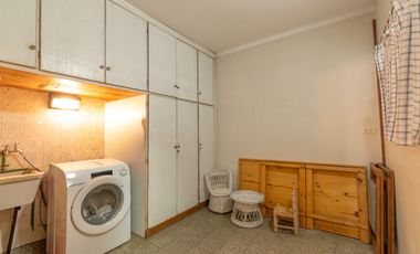 SE VENDE DUPLEX 5 AMB. 4 HAB. GARAGE. OLIVOS GOLF