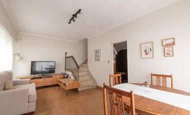 SE VENDE DUPLEX 5 AMB. 4 HAB. GARAGE. OLIVOS GOLF
