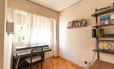 SE VENDE DUPLEX 5 AMB. 4 HAB. GARAGE. OLIVOS GOLF