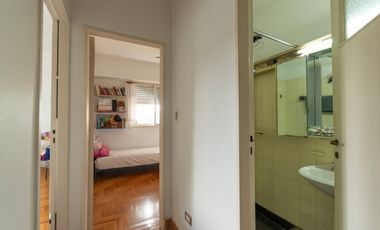 SE VENDE DUPLEX 5 AMB. 4 HAB. GARAGE. OLIVOS GOLF