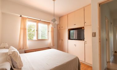 SE VENDE DUPLEX 5 AMB. 4 HAB. GARAGE. OLIVOS GOLF