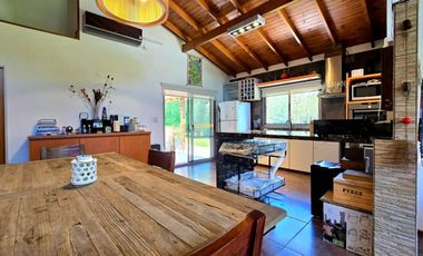 VENTA CASA EXALTACION DE LA CRUZ CON PILETA