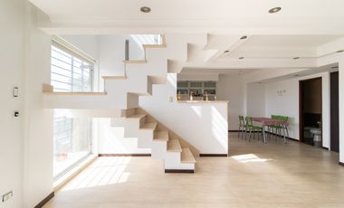VENTA TRIPLEX de 3 amb con pileta y quincho en terraza propia, cochera cubierta y baulera - FLORIDA