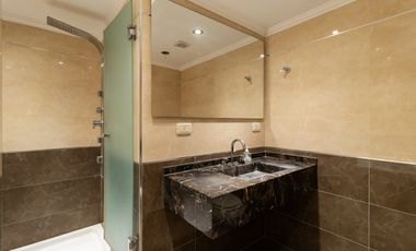VENTA TRIPLEX de 3 amb con pileta y quincho en terraza propia, cochera cubierta y baulera - FLORIDA
