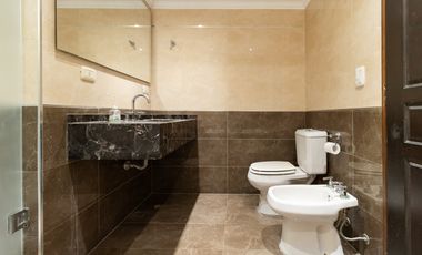 VENTA TRIPLEX de 3 amb con pileta y quincho en terraza propia, cochera cubierta y baulera - FLORIDA