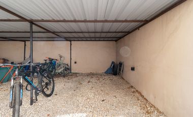 VENTA TRIPLEX de 3 amb con pileta y quincho en terraza propia, cochera cubierta y baulera - FLORIDA