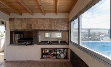 VENTA TRIPLEX de 3 amb con pileta y quincho en terraza propia, cochera cubierta y baulera - FLORIDA