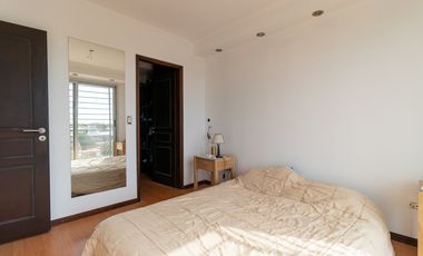 VENTA TRIPLEX de 3 amb con pileta y quincho en terraza propia, cochera cubierta y baulera - FLORIDA