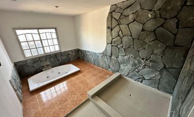 CASA EN VILLA MADERO