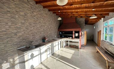 CASA EN VILLA MADERO