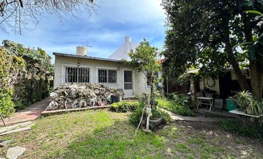 Lote Terreno 8,66x67 c/ 2 casas Fondo