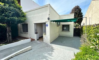 Lote Terreno 8,66x67 c/ 2 casas Fondo
