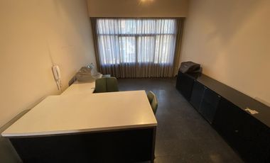 Oficina en  primer piso