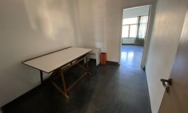Oficina en  primer piso