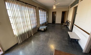 Oficina en  primer piso