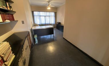 Oficina en  primer piso