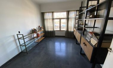 Oficina en  primer piso