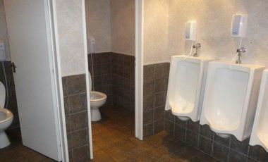 1100 m2 cubiertos mas 600 m2 descubiertos - 7 cocheras- Amoblada-Centro