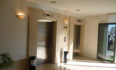 1100 m2 cubiertos mas 600 m2 descubiertos - 7 cocheras- Amoblada-Centro