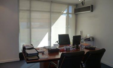 1100 m2 cubiertos mas 600 m2 descubiertos - 7 cocheras- Amoblada-Centro