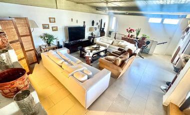 Casa estilo industrial en Villa Adelina