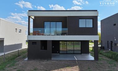 Casa en Venta en Puertos del Lago Barrio Araucarias - A estrenar