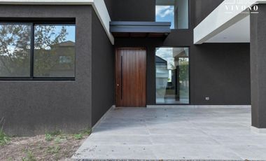 Casa en Venta en Puertos del Lago Barrio Araucarias - A estrenar