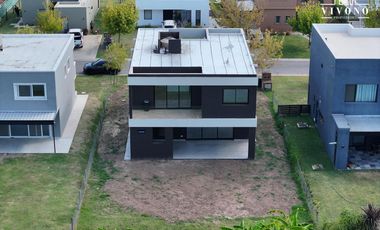 Casa en Venta en Puertos del Lago Barrio Araucarias - A estrenar