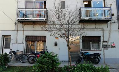 MUNRO - PH PLANTA ALTA 2 AMB A 3 CUADRAS DE AV. VELEZ SARSFIERLD!