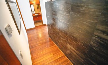 Dúplex en venta en Monterrico – 409 m² con 6 dormitorios y 5 cocheras