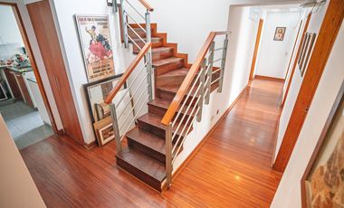 Dúplex en venta en Monterrico – 409 m² con 6 dormitorios y 5 cocheras