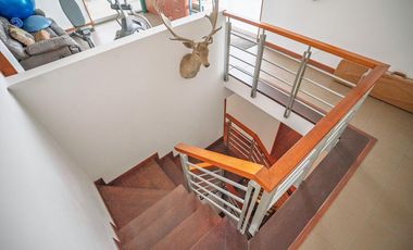 Dúplex en venta en Monterrico – 409 m² con 6 dormitorios y 5 cocheras