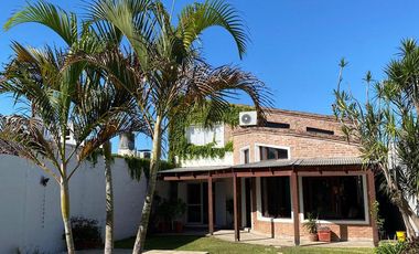 Casa en muy buenas condiciones y ubicación