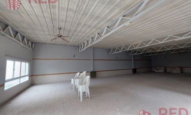 SE ALQUILA SALON