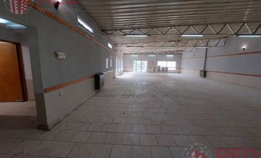 SE ALQUILA SALON